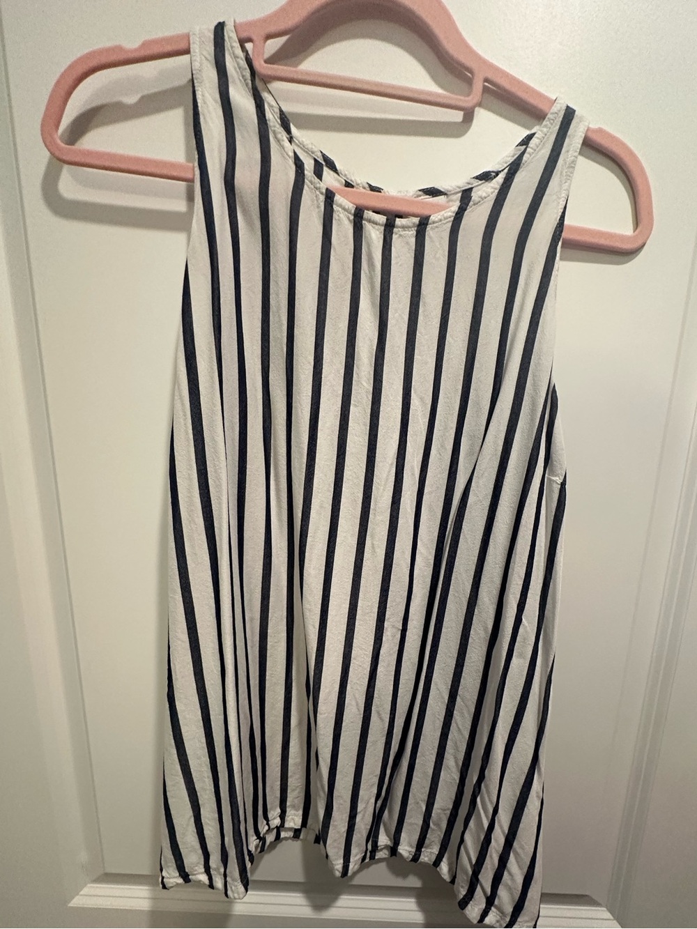 Old Navy White & Navy Striped Sleeveless Blouse | XL | Keyhole Back